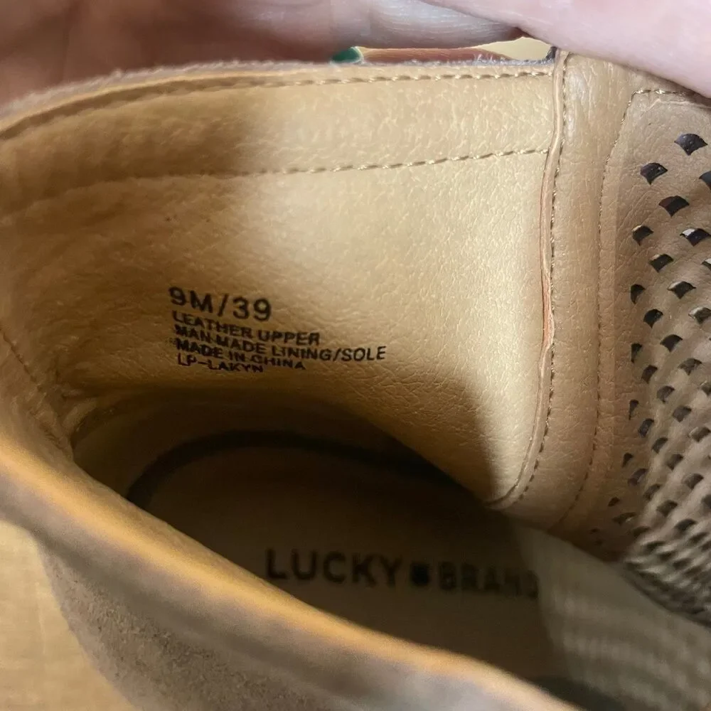 NWT Lucky Brand Lakyn Peep Toe Perforated Heeled Bootie women’s size 9 - Picture 8 of 8